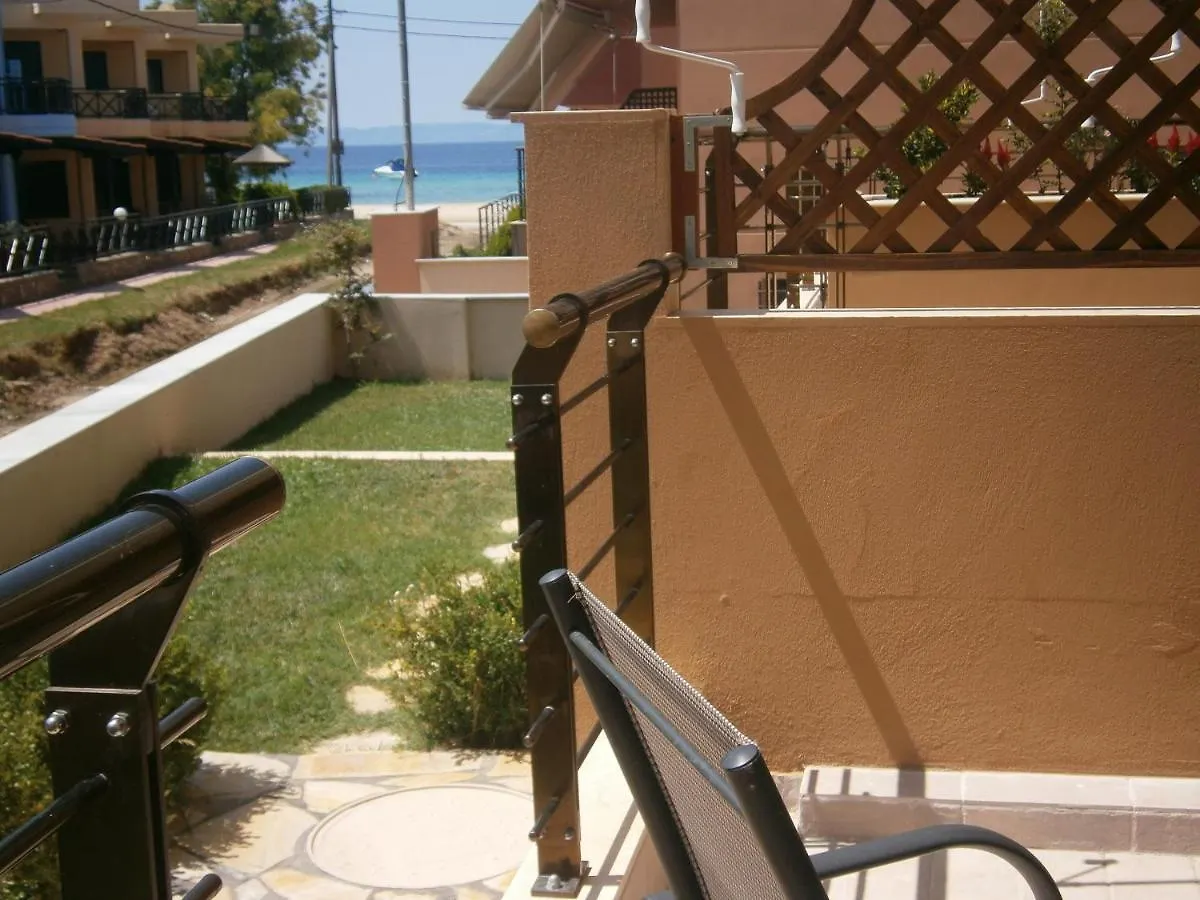 Dafni'S Seaside Luxury Studios Nikiti  Greece
